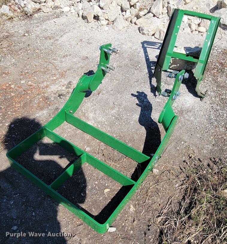 image for item KQ9217 2010 John Deere 6330  tractor