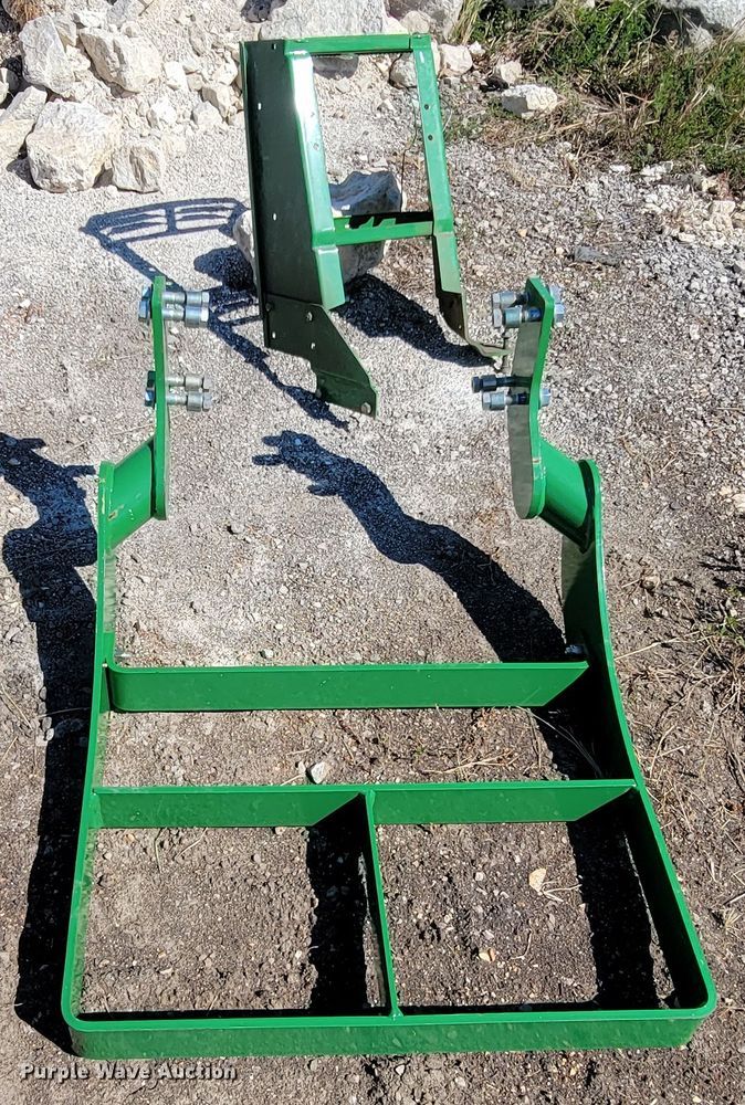 image for item KQ9217 2010 John Deere 6330  tractor