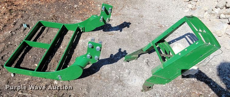 image for item KQ9217 2010 John Deere 6330  tractor