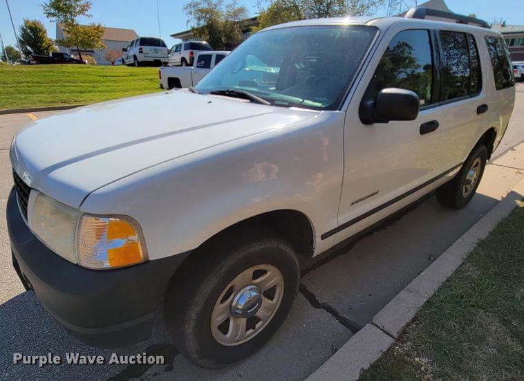 image for item KQ9219 2005 Ford Explorer  SUV