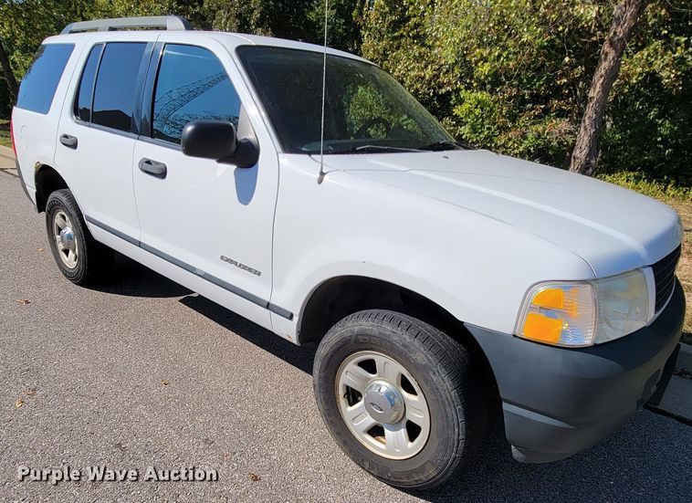 image for item KQ9219 2005 Ford Explorer  SUV