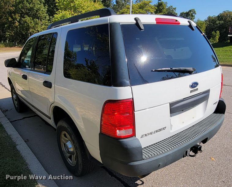 image for item KQ9219 2005 Ford Explorer  SUV