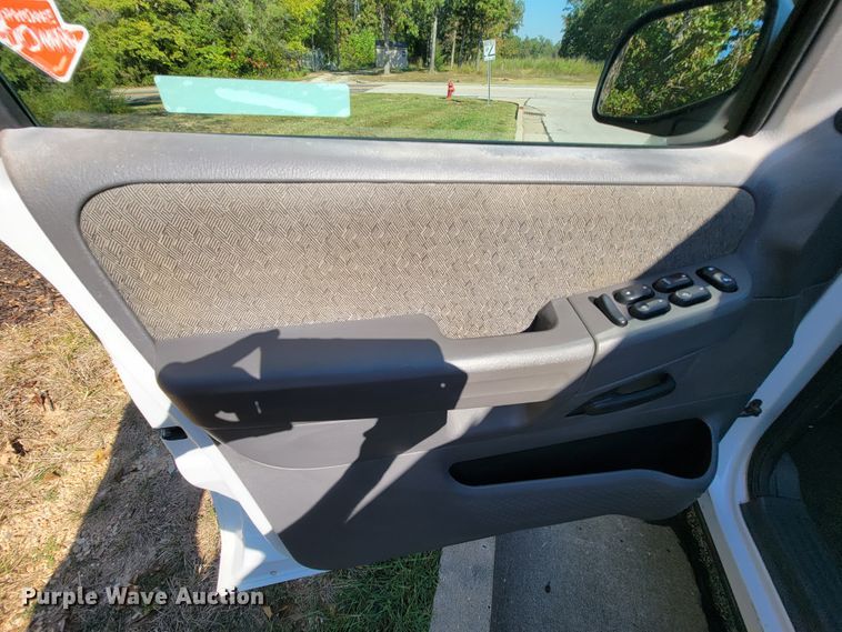 image for item KQ9219 2005 Ford Explorer  SUV