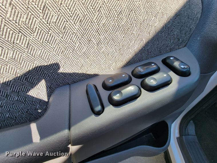 image for item KQ9219 2005 Ford Explorer  SUV