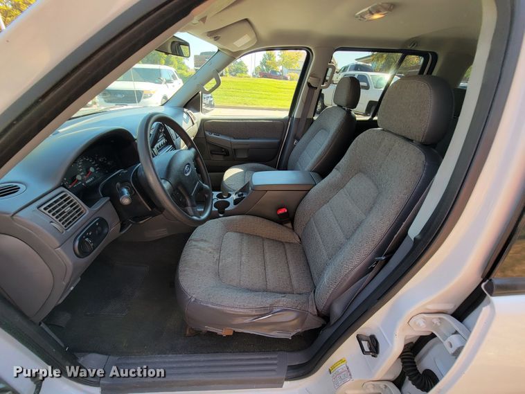 image for item KQ9219 2005 Ford Explorer  SUV