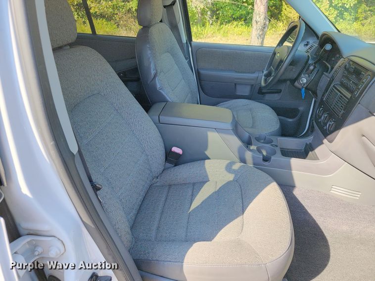 image for item KQ9219 2005 Ford Explorer  SUV