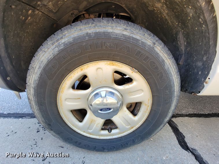 image for item KQ9219 2005 Ford Explorer  SUV