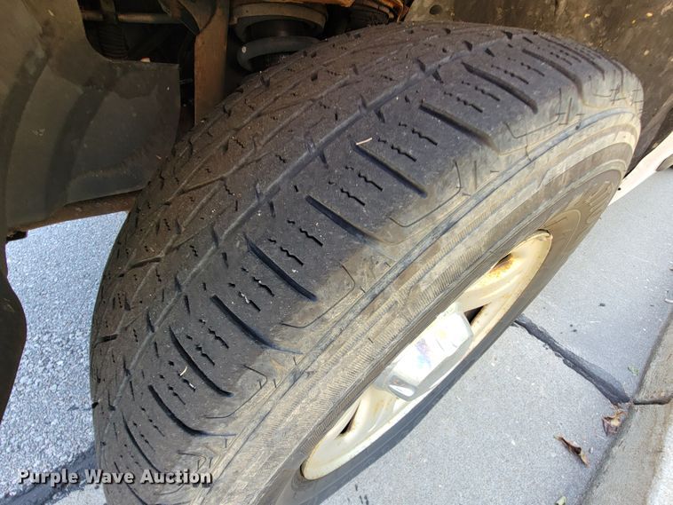 image for item KQ9219 2005 Ford Explorer  SUV