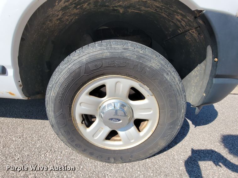 image for item KQ9219 2005 Ford Explorer  SUV