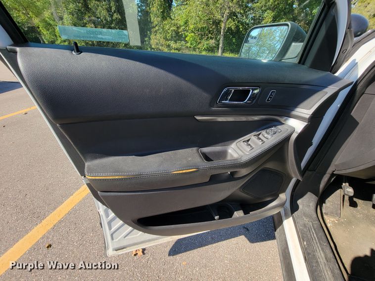 image for item KQ9221 2013 Ford Explorer Police  SUV