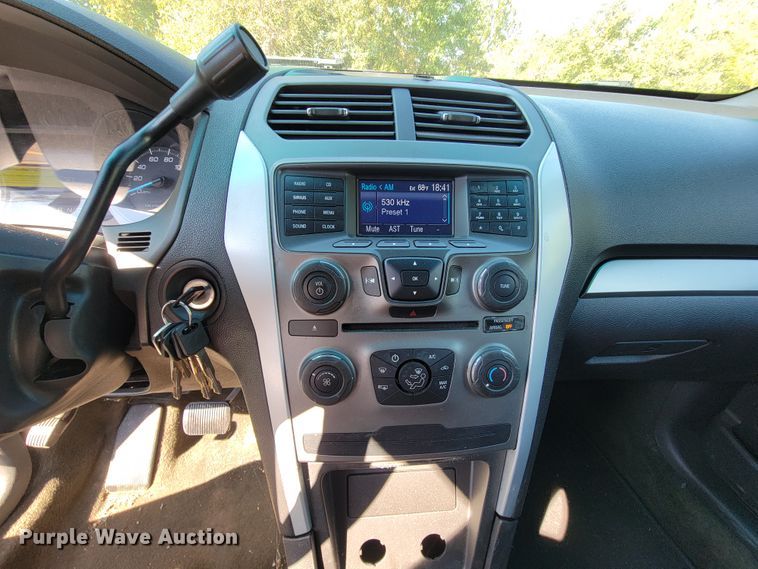 image for item KQ9221 2013 Ford Explorer Police  SUV