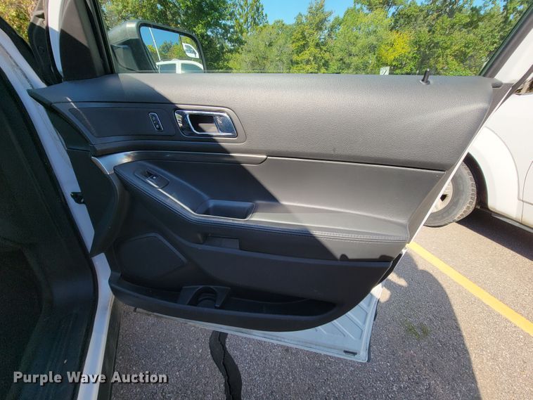 image for item KQ9221 2013 Ford Explorer Police  SUV