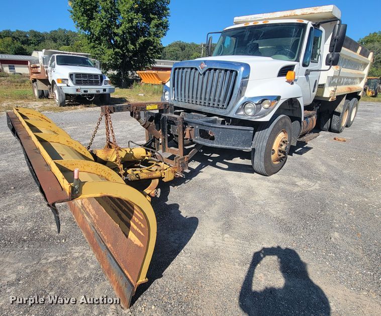 image for item KQ9239 2009 International WorkStar 7500  dump truck