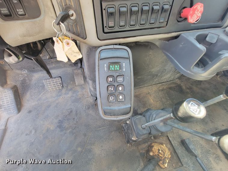 image for item KQ9239 2009 International WorkStar 7500  dump truck