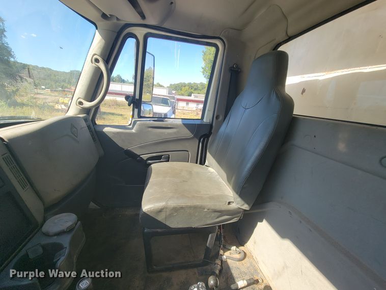 image for item KQ9239 2009 International WorkStar 7500  dump truck