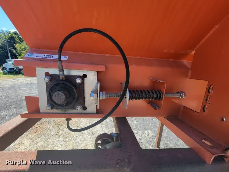 image for item KQ9241 Bonnell BV-1550-CS  salt spreader