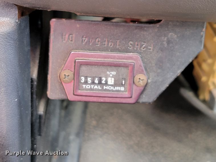 image for item KQ9250 1992 Ford F700  rescue vehicle