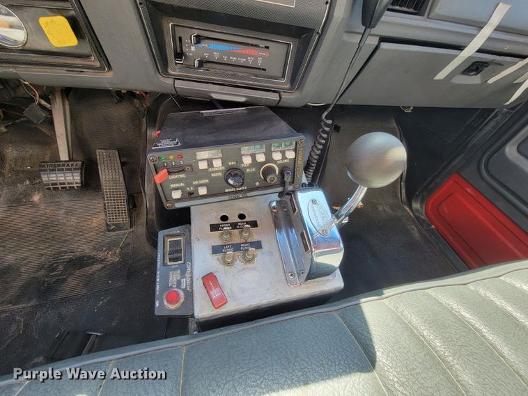 image for item KQ9250 1992 Ford F700  rescue vehicle