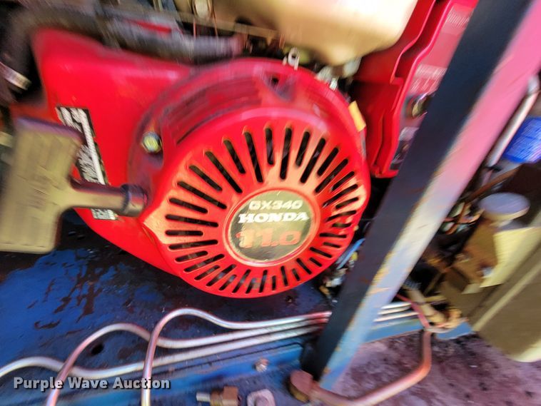 image for item KQ9250 1992 Ford F700  rescue vehicle