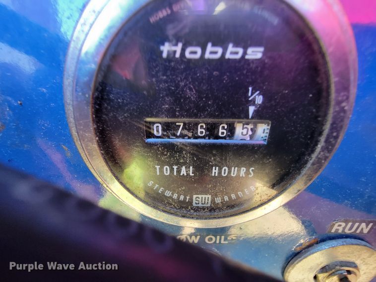 image for item KQ9250 1992 Ford F700  rescue vehicle