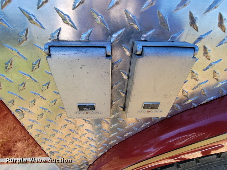 image for item KQ9250 1992 Ford F700  rescue vehicle