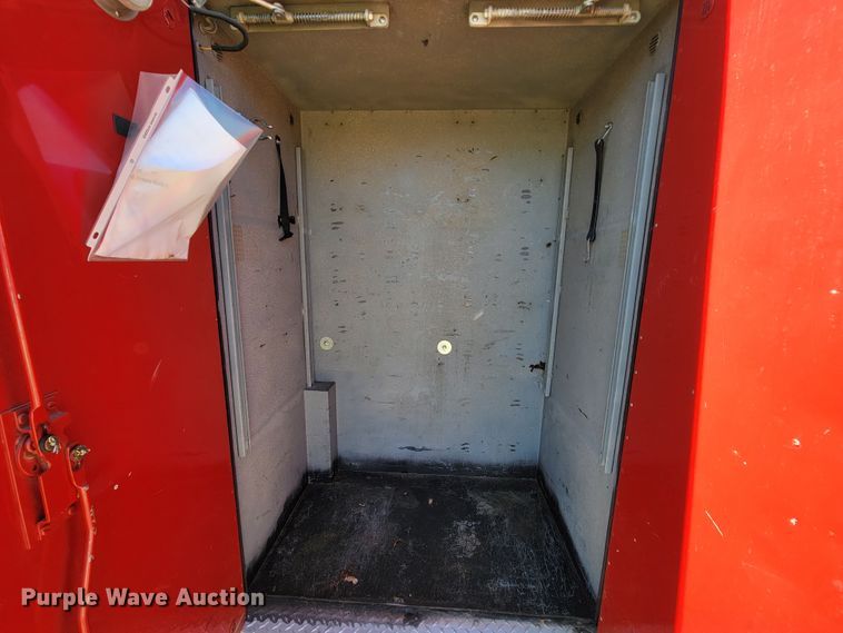 image for item KQ9250 1992 Ford F700  rescue vehicle