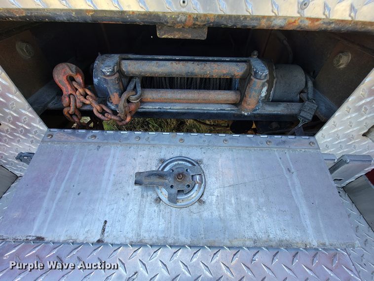 image for item KQ9250 1992 Ford F700  rescue vehicle