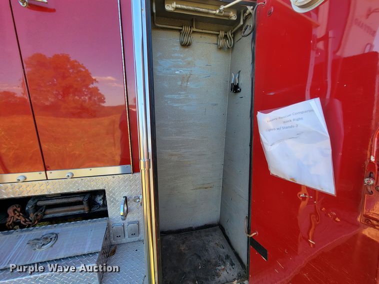 image for item KQ9250 1992 Ford F700  rescue vehicle