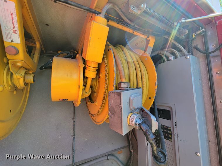 image for item KQ9250 1992 Ford F700  rescue vehicle