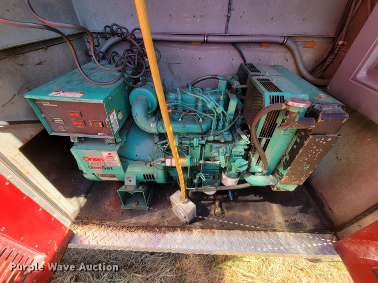 image for item KQ9250 1992 Ford F700  rescue vehicle