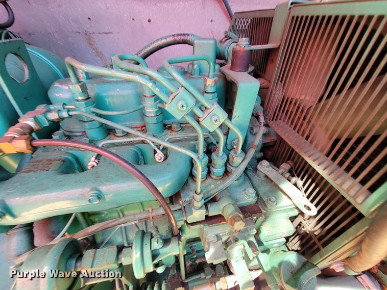 image for item KQ9250 1992 Ford F700  rescue vehicle