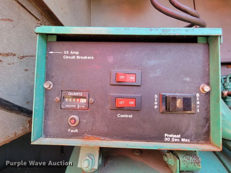 image for item KQ9250 1992 Ford F700  rescue vehicle