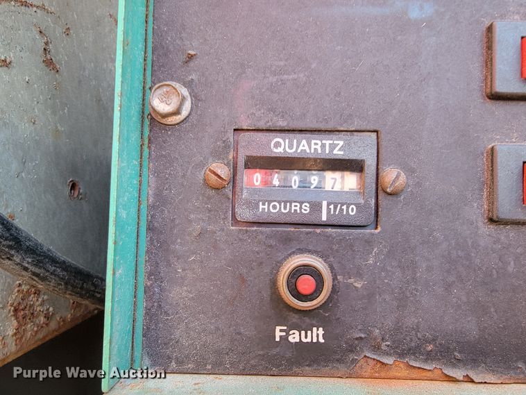 image for item KQ9250 1992 Ford F700  rescue vehicle