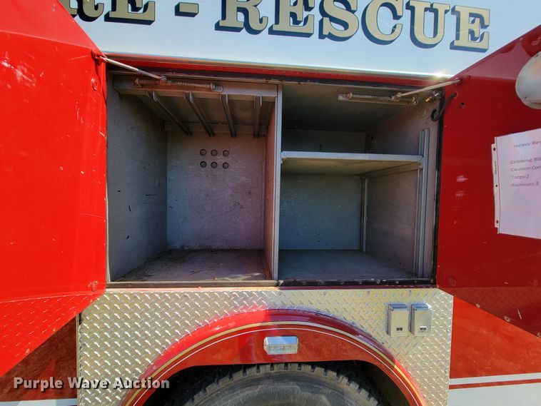 image for item KQ9250 1992 Ford F700  rescue vehicle