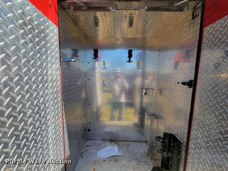 image for item KQ9250 1992 Ford F700  rescue vehicle