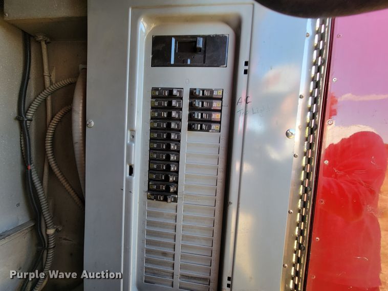 image for item KQ9250 1992 Ford F700  rescue vehicle