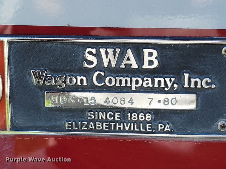 image for item KQ9250 1992 Ford F700  rescue vehicle