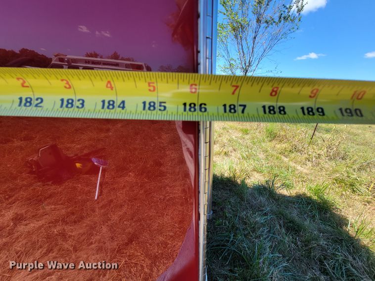 image for item KQ9250 1992 Ford F700  rescue vehicle