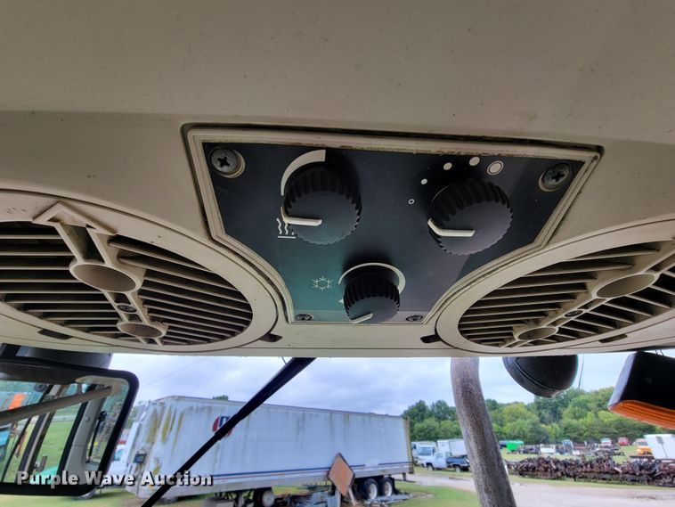 image for item KQ9254 John Deere 6615  tractor