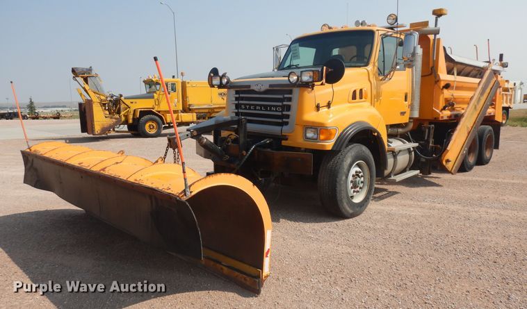 image for item KU9341 2004 Sterling LT9511  dump truck