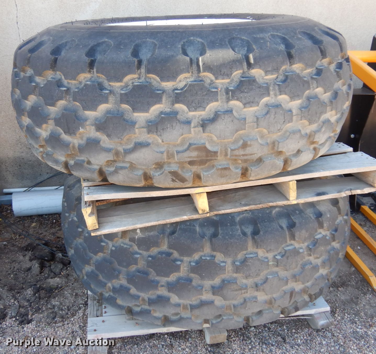 (2) 1826 tires in Garden City, KS Item JZ9843 sold Purple Wave