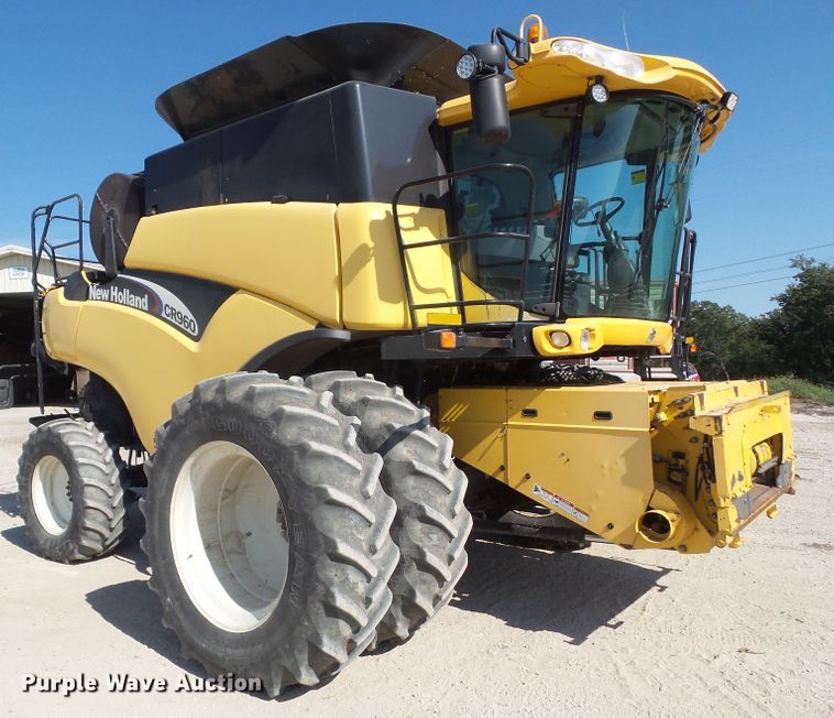 image for item DA7164 2004 New Holland CR960  combine