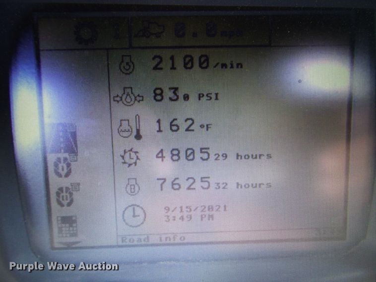 image for item DA7164 2004 New Holland CR960  combine