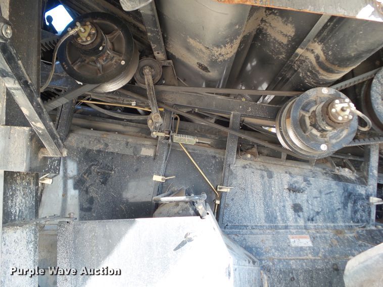 image for item DA7164 2004 New Holland CR960  combine