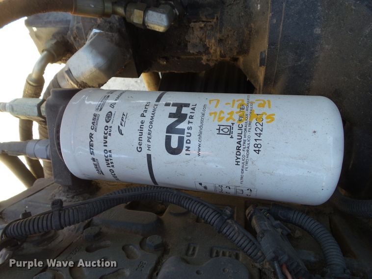 image for item DA7164 2004 New Holland CR960  combine