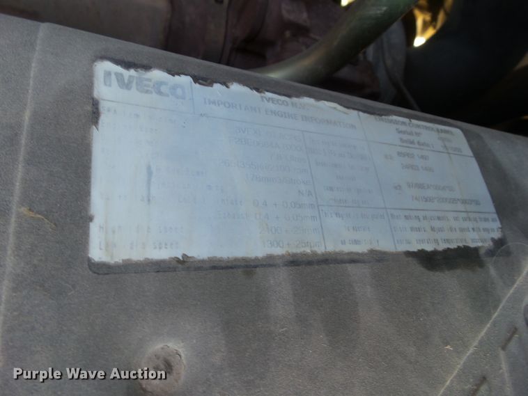 image for item DA7164 2004 New Holland CR960  combine