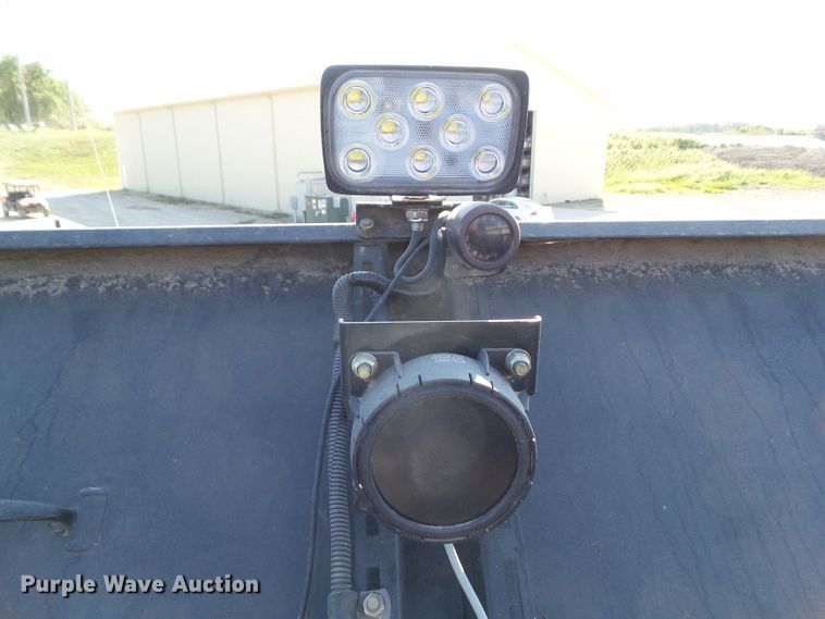 image for item DA7164 2004 New Holland CR960  combine