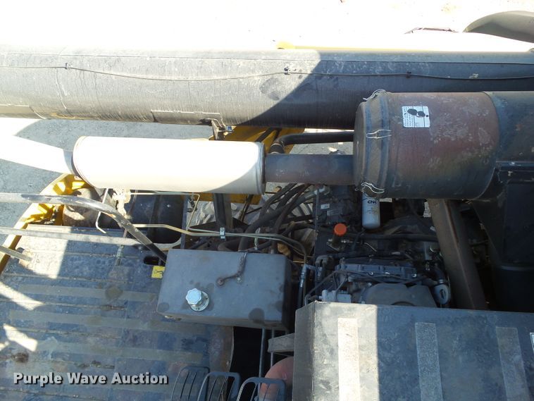 image for item DA7164 2004 New Holland CR960  combine