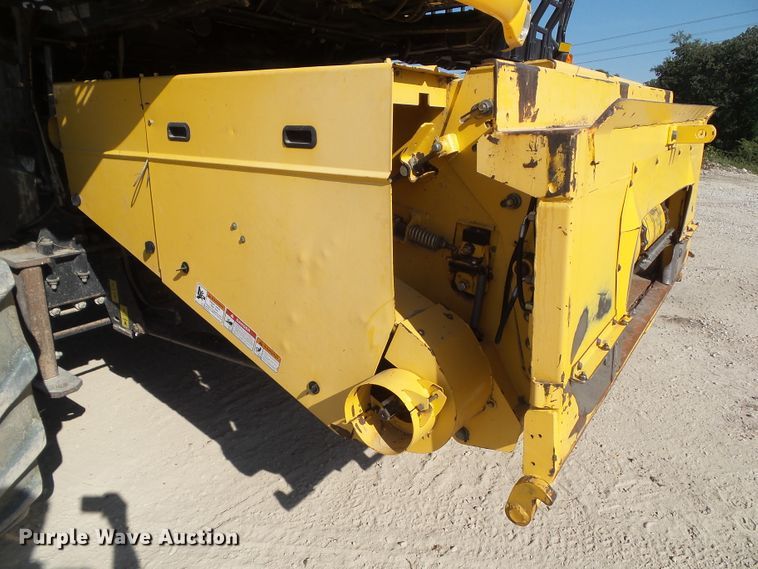 image for item DA7164 2004 New Holland CR960  combine