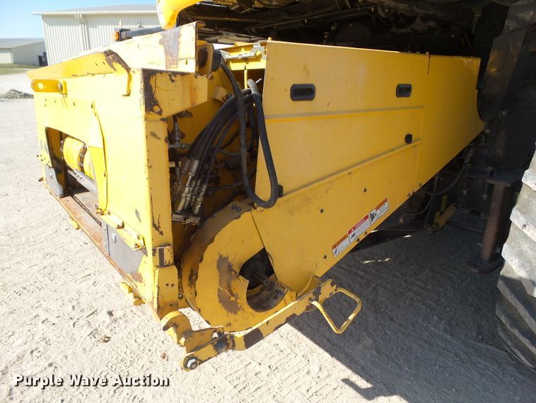 image for item DA7164 2004 New Holland CR960  combine